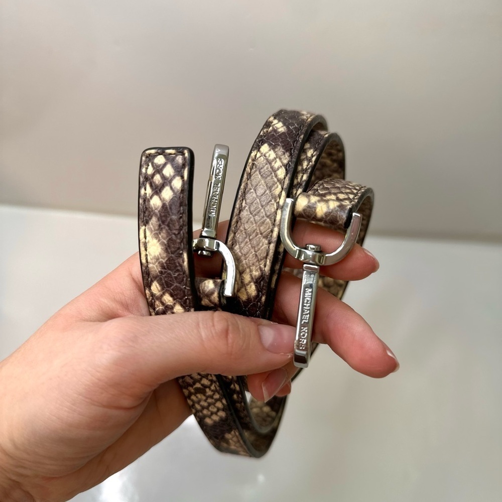 🐻 Michael Kors Snakeskin Patchwork Vivian Medium Tote — Natural/Dark Dune - Picture 16 of 17